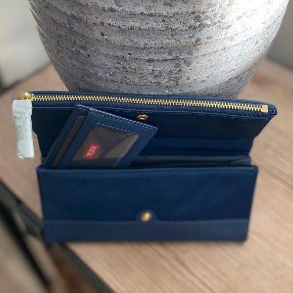 Tumi Flap Continental Leather Trimmed Wallet - Picture 5 of 8